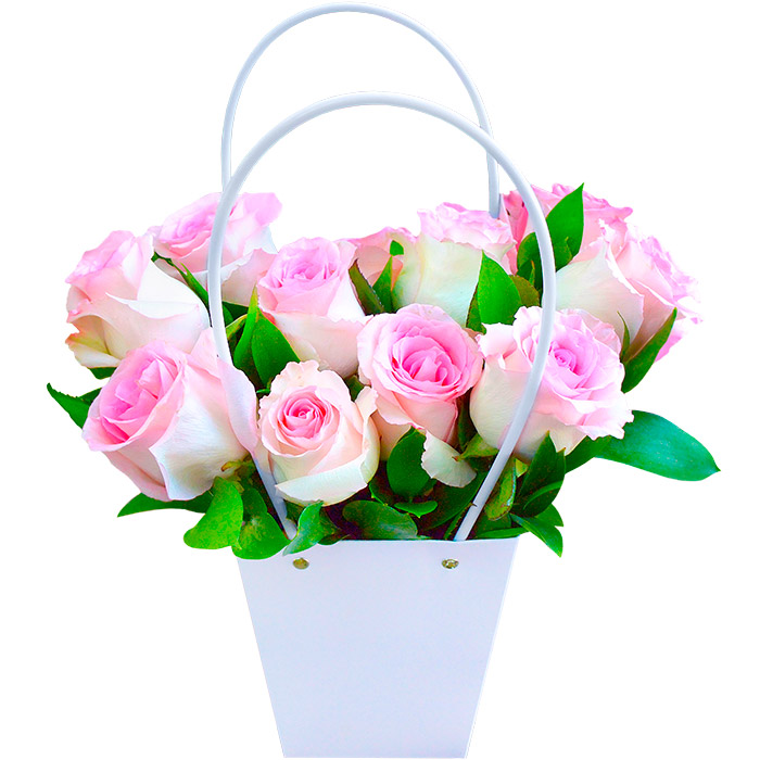 Композиция Розовые розы в сумочке